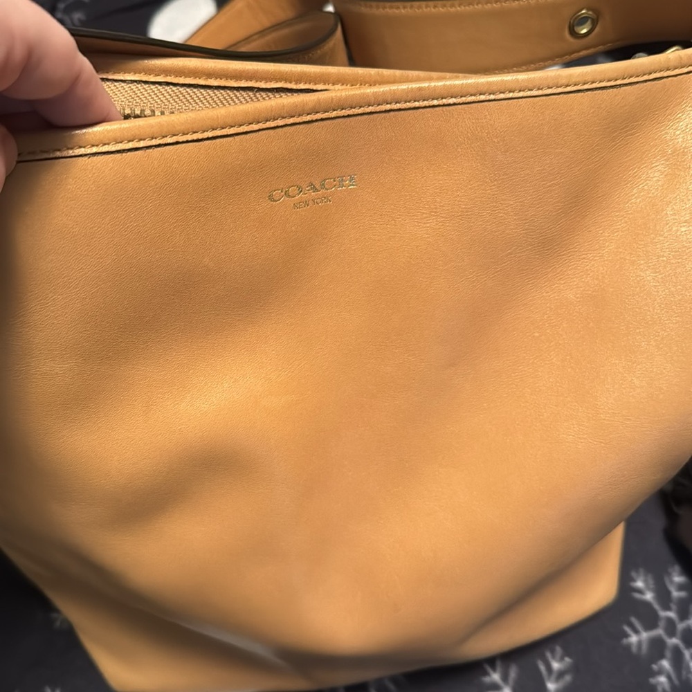 Coach Tan Leather Hobo Bag with Gold Hardware - Picture 3 of 13